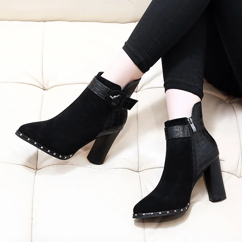 

Women's Rubber Boots Round Toe Zipper Bootee Woman 2019 Luxury Designer Pointe Shoes Booties Ladies Chunky Heel Clogs Platform