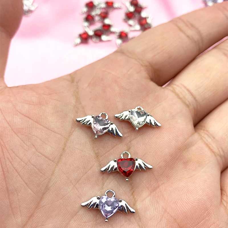 Рисунок 5 - подвески с хрустальным сердцем