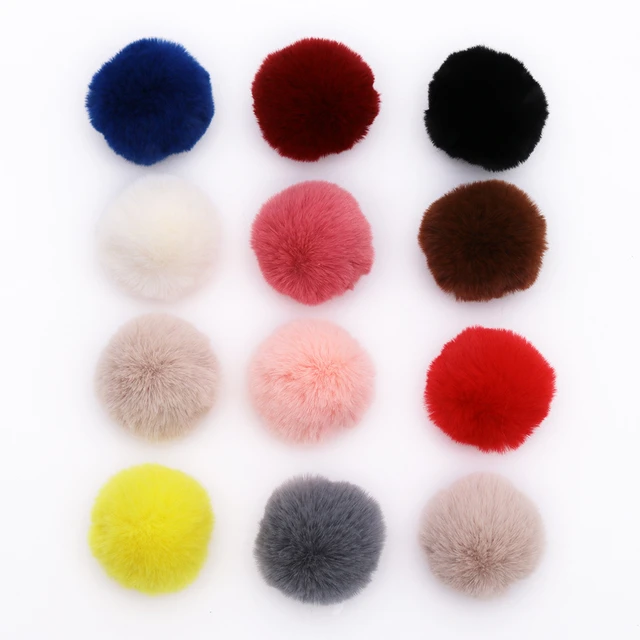 DIY Gifts: How To Make A Faux Fur Pom Pom Keychain