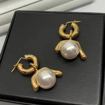 

Hot Brand Yellow Gold Color Fashion Jewelery Woman Pearls Earrings Geisha Dream Party High Quality Chain Pearls Studing Jewelry