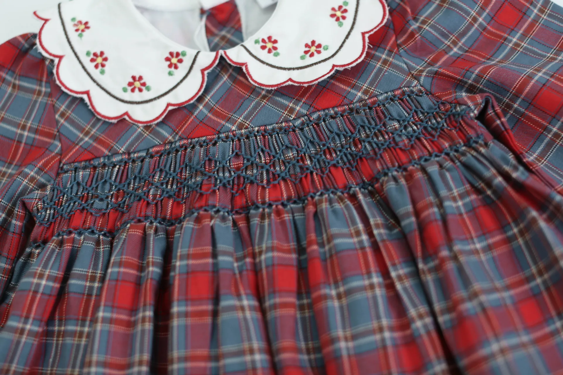Girls Handmade Embroidered Retro Cotton Cloth Plaid Dress Top Grade Embroidered Fold-down Collar Children Shirt College Style Lo