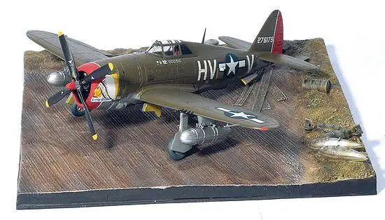 Второй мировой войны P47D RAZORBACK 1/172 литой под давлением самолет модель самолета w/База дракона очень редкая