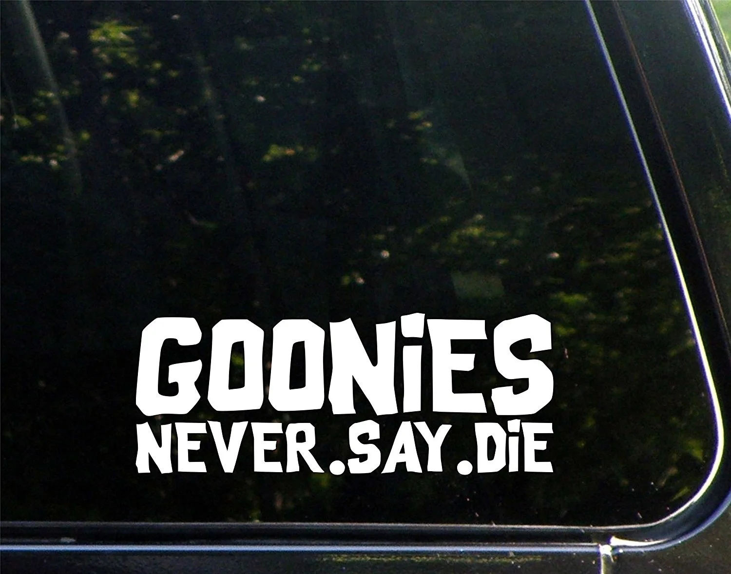 Goonies Never Say Die(" x 3") вырезанная виниловая наклейка/наклейка бампера для окон, грузовиков, компьютеров, ноутбуков, компьютеров и т. Д