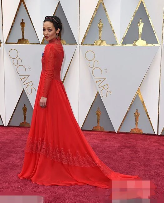 Ruth Negga Red Lace Celebrity Dress 89th Annual Academy Awards High Neck Long Chiffon Evening Dress Lace Sleeves Prom Party Gown