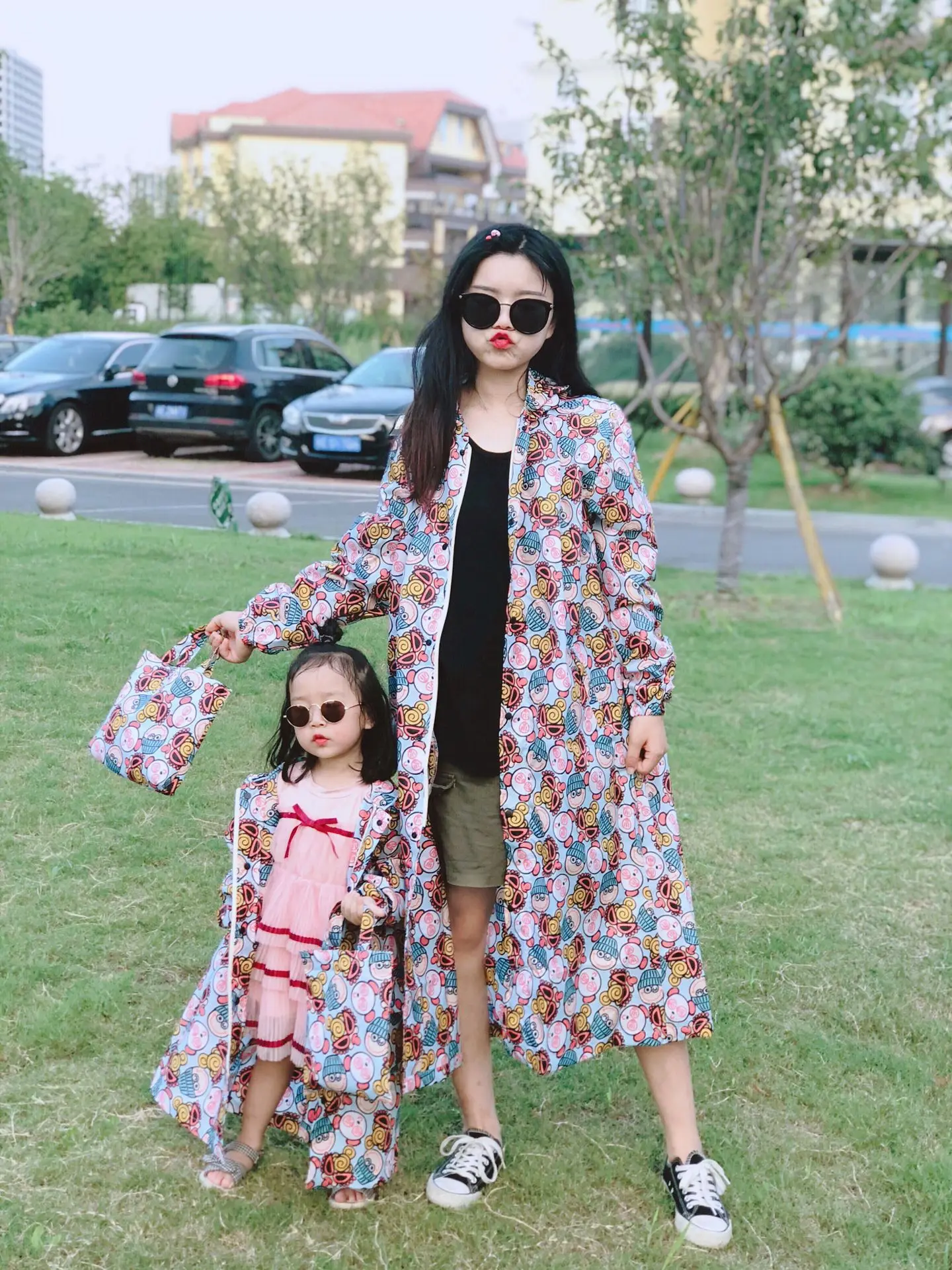 New Black Super Pacifier Raincoat with Space for Schoolbag Students CHILDREN'S Baby Men And Women Medium-small Children Parent