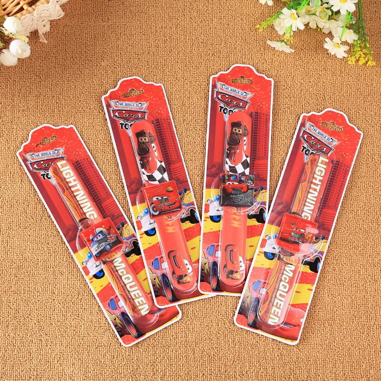 Disney Cars Wristband Toys Orologi Film Anime Orologio A Colori Casuale Cartoon Figure Fashion Toy Bracelet Regalo Di Compleanno Per Bambini