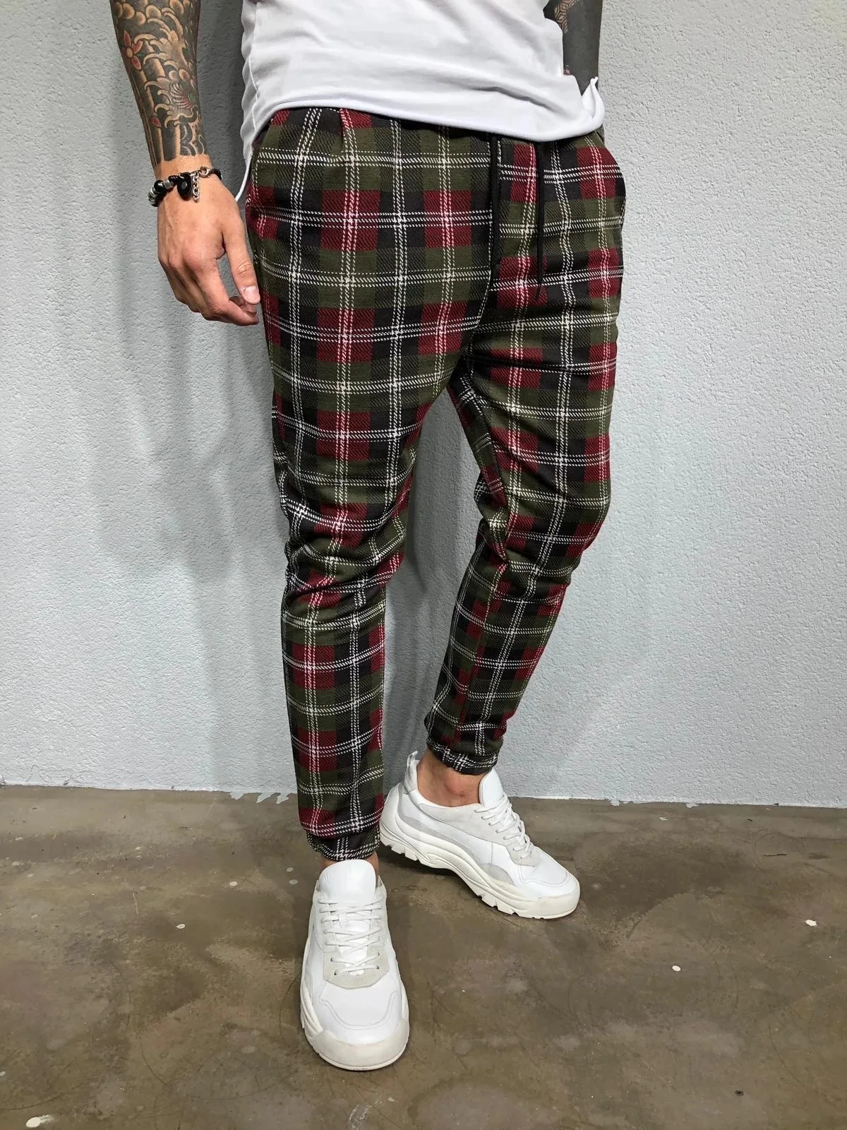 Gentlemen's Lattice 3D Digital Printed Leisure Pants for Fashion Sports Pants for Men Red Yellow Green Color Pantaloni Uomo