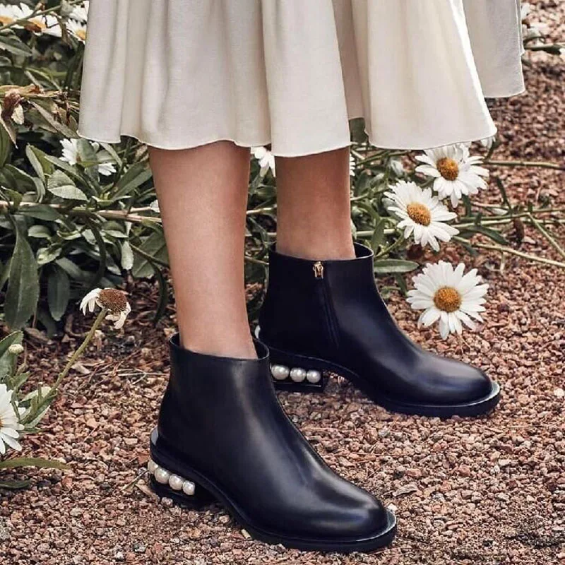 Ботинки martin на каблуке с жемчугом; черные женские ботинки на молнии с круглым носком; женские ботильоны на среднем каблуке