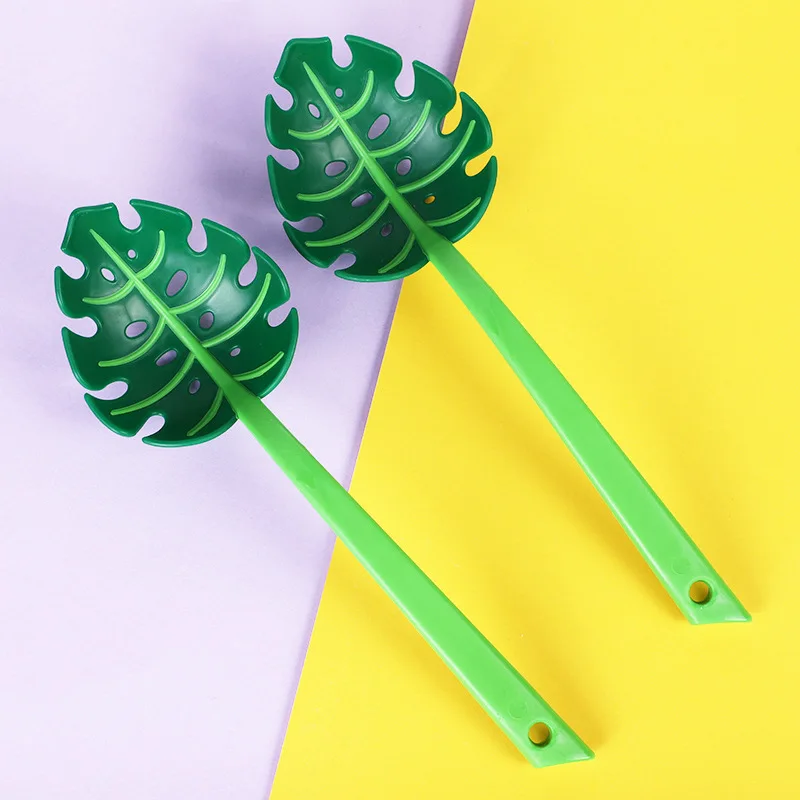 Kitchen tools Green leaf shaped noodle spoon leaf slotted spoon to keep vegetable noodles small tools plastic strainer Kitchen tools Green leaf shaped noodle spoon leaf slotted spoon to keep vegetable noodles small tools plastic strainer