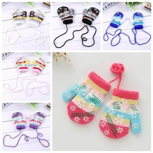 Зимняя перчатка для младенца с снежинками, теплые вязаные варежки для малышей, хлопковые детские перчатки, цветные перчатки в полоску, одежда для маленьких мальчиков