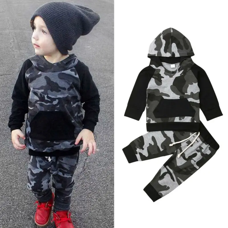 Осенняя одежда для маленьких мальчиков из 2 предметов камуфляжные Топы с капюшоном и длинными рукавами и штаны, комплект одежды
