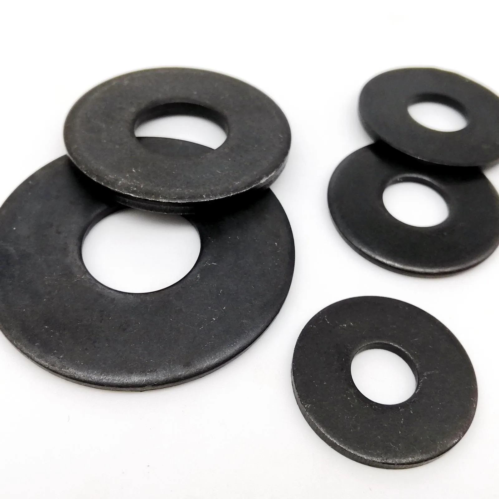 High-Quality Black Grade 8.8 Steel Oversized Flat Washers