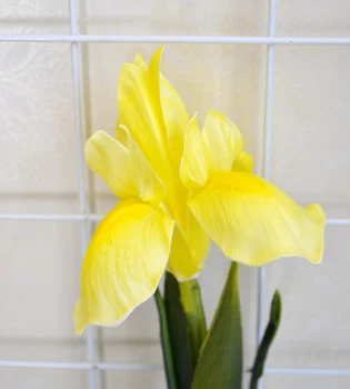 

El Material de la Pu de las flores del Iris artificiales 3 piezas tiene un aroma flores falsas decoración de la boda del hogar