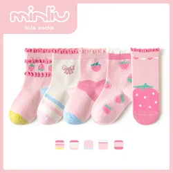 5Pairs/ New Children 's Socks Cotton Winter Baby Giraffes Lovely Cartoon Design Grid Leisure in Comfortable Women Casual Middle