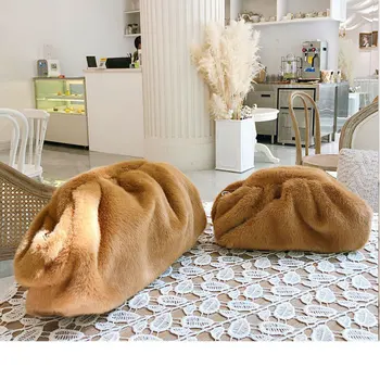 

2020 winter Fashion casual style women bags The pouch Cloud bag solid handbag Villus Day clutch Leopard shoulder strap