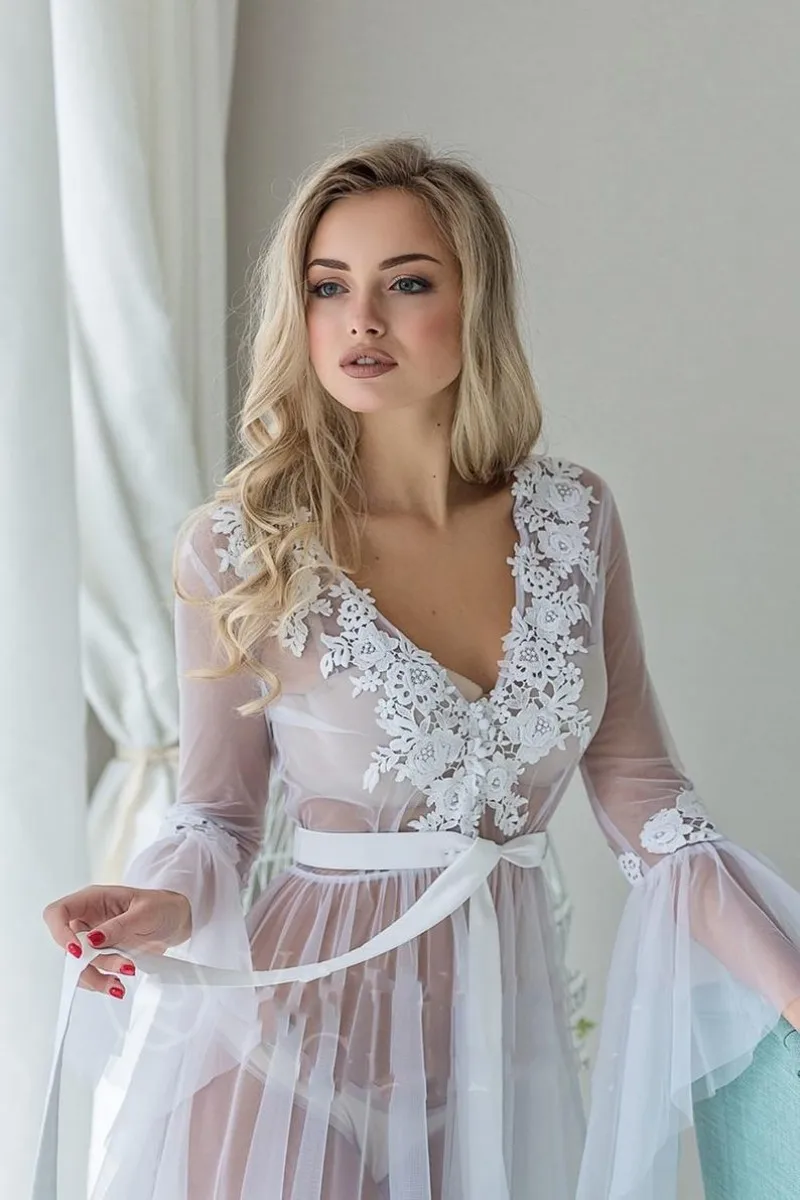 V Neck Lace Bridal Boudoir Robe Bridal Tulle Illusion Sexy Trumpet Sleeves Long Sleeve Costume Custom Made Mingli Tengda