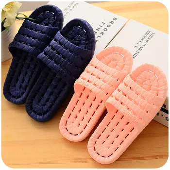 

New Home Slippers Four Seasons Bath Leaking Slippers Men and Women Soft Bottom Hollow Non-Slip Couple Bathroom Sandals