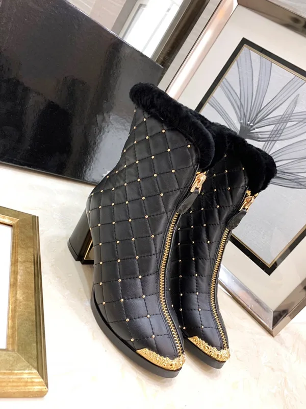 

Metal edge boots zipper with bare boots Solid color fashion wild Ankle Booties women Embossing Booties 2019