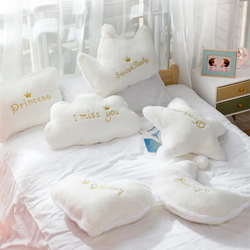 Comfort Plush Cloud Pillow Sofa Bed Cushion Pillow Star Moon Crown Stuffed Toys Pillow Baby Girl Christmas Gift Room Decoration - Цвет: Five-pointed42X50cm