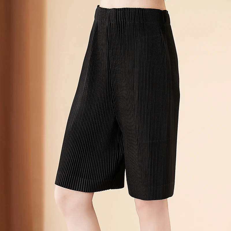 

Woman Pants Knee Length Summer Plus Size Elastic Waist Solid Color Big Stretch Miyake Pleats Loose Pants For Women 45-75kg