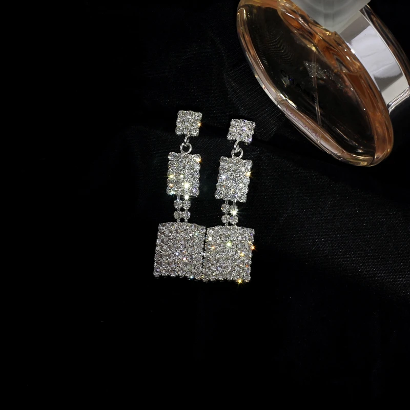 

Luxury Silver Crystal Drop Earrings Women Geometry Square Sparkling Rhinestone Long Pendant Dangle Earings Wedding Orecchini