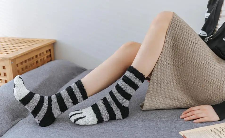 2 пары коралловых бархатных носков для женщин; сезон осень-зима; толстые теплые носки для сна с когтями в виде когтей; забавные носки унисекс