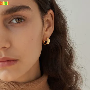 

kshmir Gold ladies earrings Metallic geometric stud earrings pierced Hugging girls earrings simple round earrings 1.8cm 2020