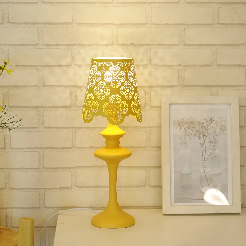 

Настольные светильники Bedsides в европейском стиле, современная металлическая ажурная окрашенная осветительная арматура для гостиной, чтения, D5.5 x H16