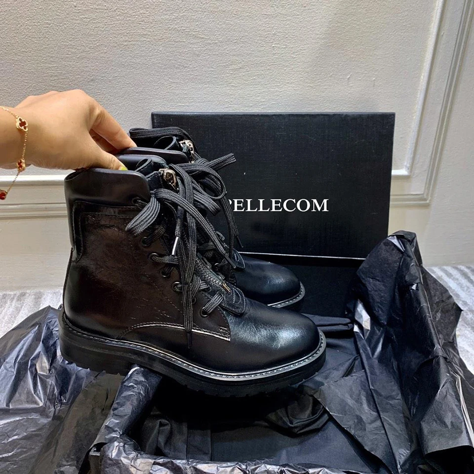 

BELLECOM 2019 Autumn New Type Female Leather Locomotive Boots with Fashion Martin Boots and Belt Shoes
