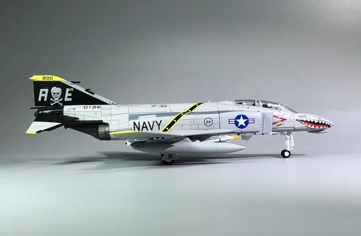 Amer Com US NAVY F-4J Phantom II VF-84 Jolly Rogers Fighter 1/100 Diecast модель