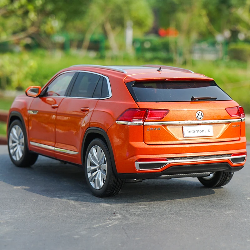 1/18 SAIC Volkswagen Teramont X оранжевый литой под давлением модель автомобиля SUV с небольшим подарком