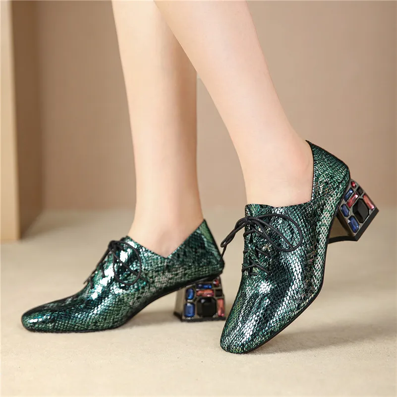 

2020New Spring Summer Solid Rhinestone Decoration Party Single Shoes Woman Brand Square Toe High Heels Cross-tied Pumps