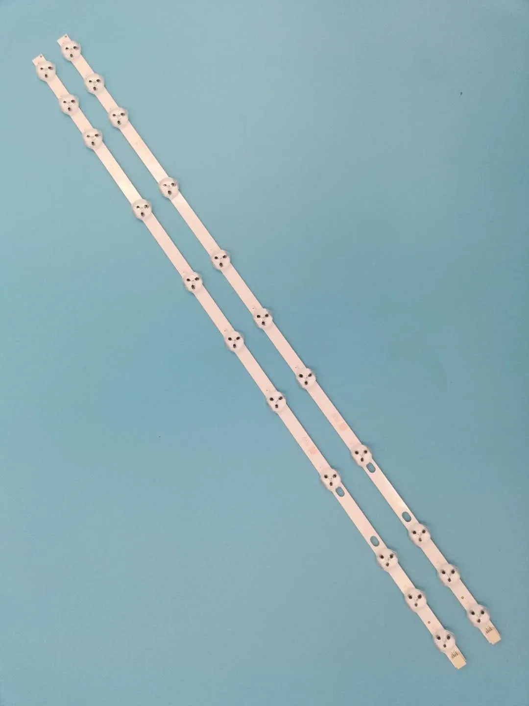 

2pcs x 32 inch LED Backlight for LG Sh-arp 32'' TV 32D1334DB LC32LD145K VES315WNDL-01 VES315WNDS-2D-R02 HA5000 VESTEL 574mm