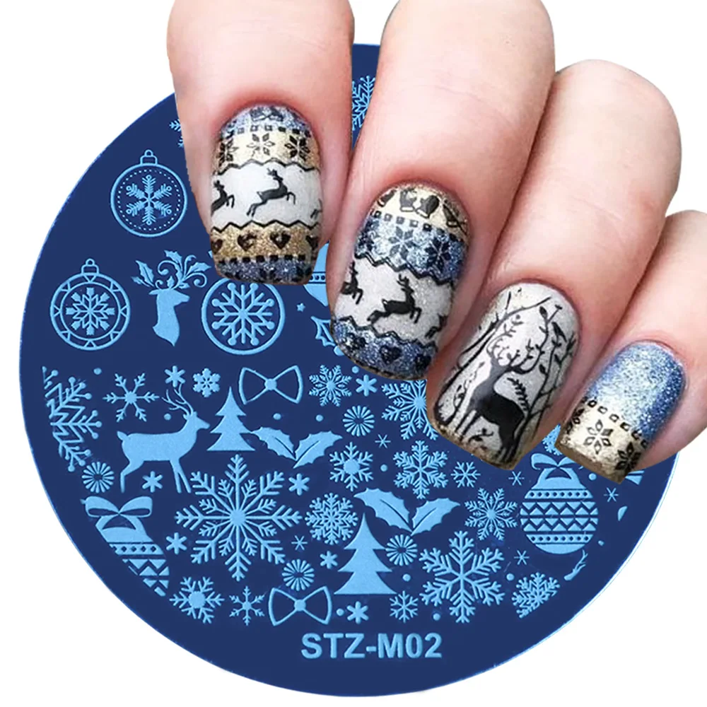 стемпинг снежинки маникюр. новогодний стемпинг на ногтях. стемпинг снежинки. зимний маникюр со стемпингом. тигровый маникюр со снежинками.
