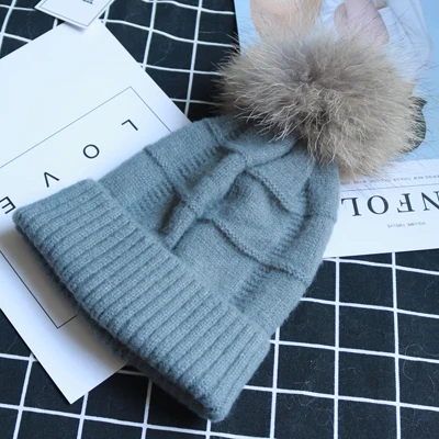 Gray - Raccoon Зимние Винтаж вязаные головные уборы Skullies шапки для Для женщин однотонная женская бини шапки с реальным шарик из меха енота меховым помпоном Gorro; теплый лыжный девочка шляпа - Цвет: Gray - Raccoon