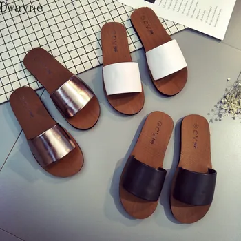 

2019 summer new Korean fashion versatile slippers flat bottom beach sandals and slippers simple and comfortable womens flip flop