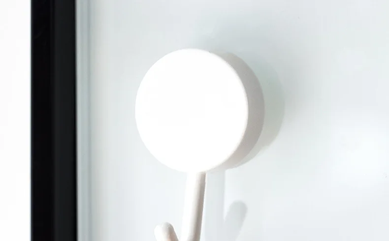 Deli 19354 Strong Adhesive Hook Kitchen Wall Hangers Nailless Hanging behind the Door Hook Creative Hook