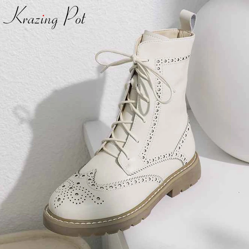 Krazing pot/ботинки «Челси» из натуральной кожи, с круглым носком, на шнуровке, на толстом низком каблуке, с перфорацией; шикарные ботинки до середины икры с резным узором; L0f4