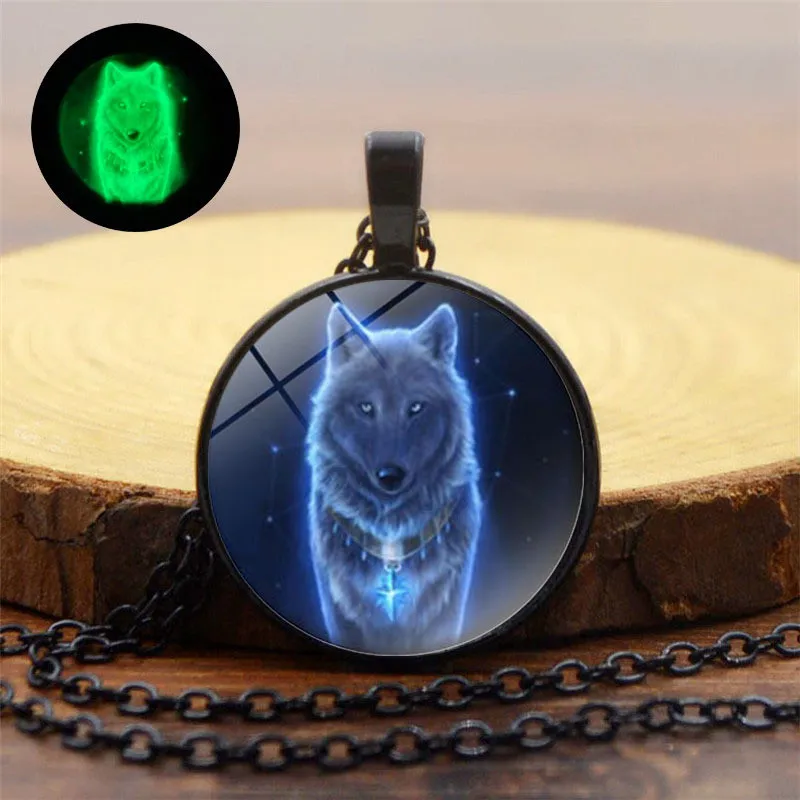 

2019 Classic Glow In The Dark Necklace Charm Wolf Pattern Glass Dome Alloy Luminous Pendant Necklace Women Men Punk Jewelry