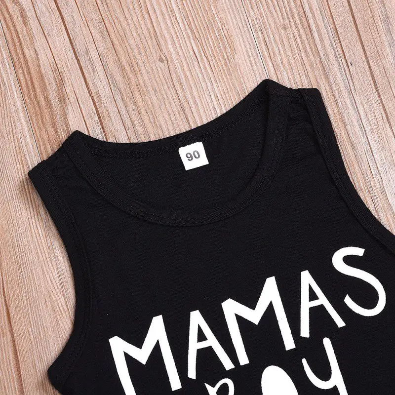 Милая Черная футболка с надписью «MAMAS Boy» Для малышей Топы+ джинсовые шорты комплект одежды для маленьких мальчиков, хлопковая летняя одежда для маленьких мальчиков