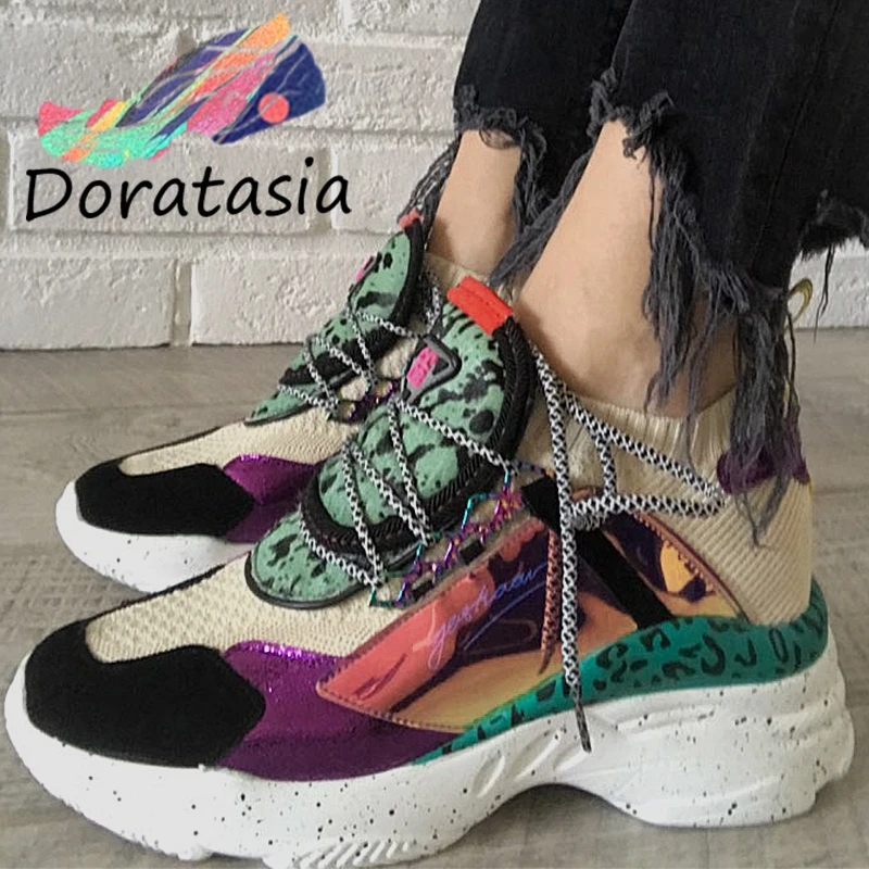 DORATASIA/женские замшевые кроссовки, светильник из натуральной кожи; коллекция года; сезон осень; украшенная высокая обувь; Женская стильная обувь из меха пони для папы
