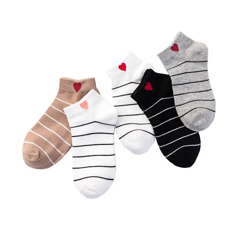 

2019 Autumn and Winter Women Casual Cotton Short Socks Classic Striped and Heart Socks Women Fashion Kawaii Female Socks