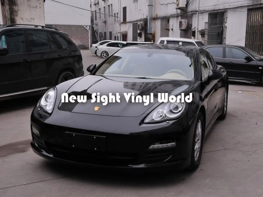 Glossy-Black-Vinyl-Wrap-07