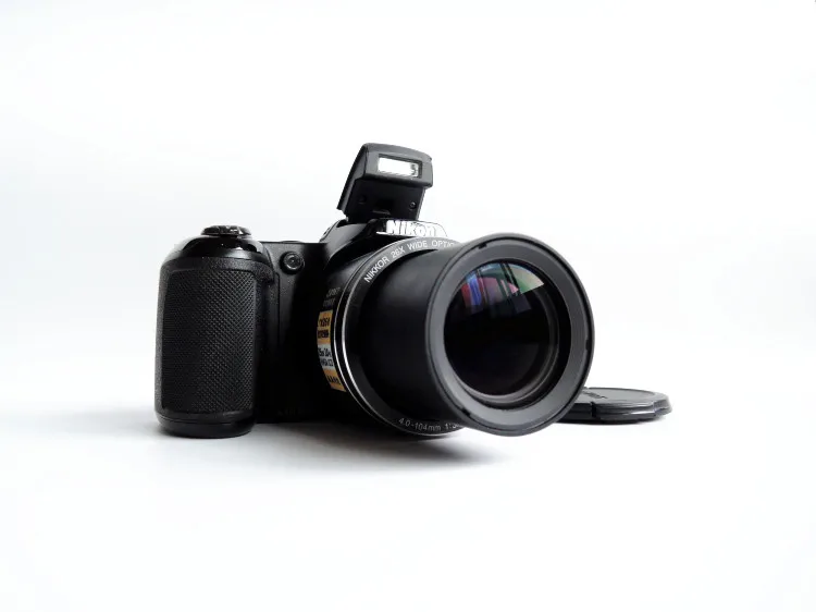 GEBRUIKT Nikon Coolpix L330 Digitale Camera (AA, Lithium-Ion) NIKKOR lens met 26x optische zoom Resolutie 1280x720 Type CCD