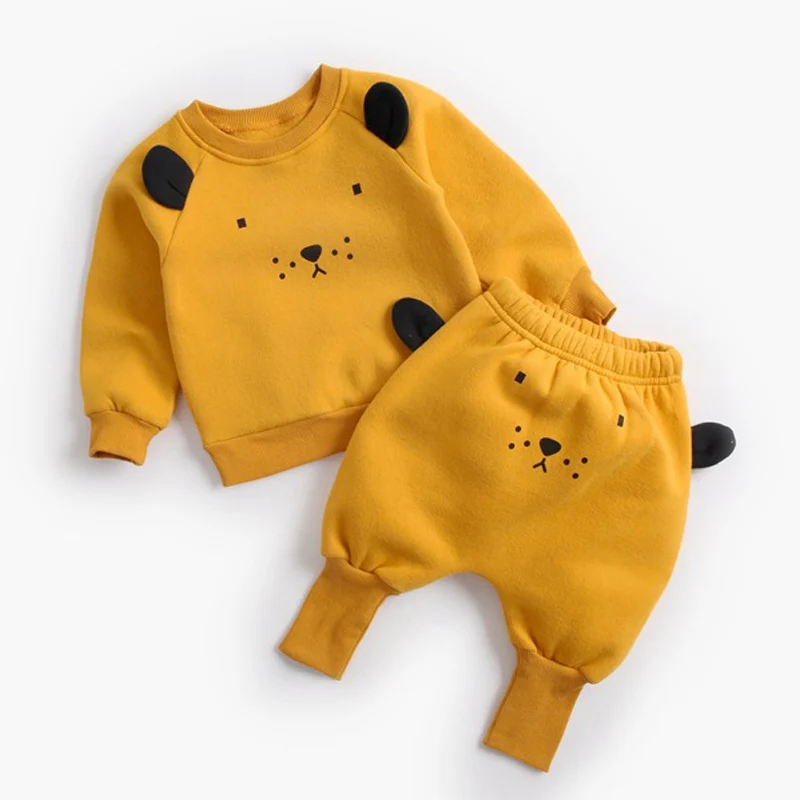 AX1336 Yellow Bear Leader/комплекты одежды для малышей; новые зимние комплекты одежды для новорожденных; Повседневный пуловер с рисунком панды+ штаны; комплект из 2 предметов; детская одежда - Цвет: AX1336 Yellow