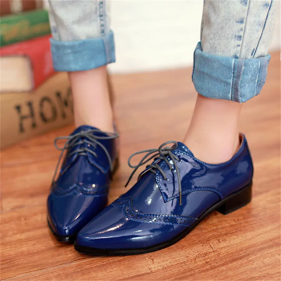 Spring Autumn Women Flats British Patent Leather Derbies Pointed Toe Casual Dress Party Lace Up Oxfords Red Black Lady Brogues