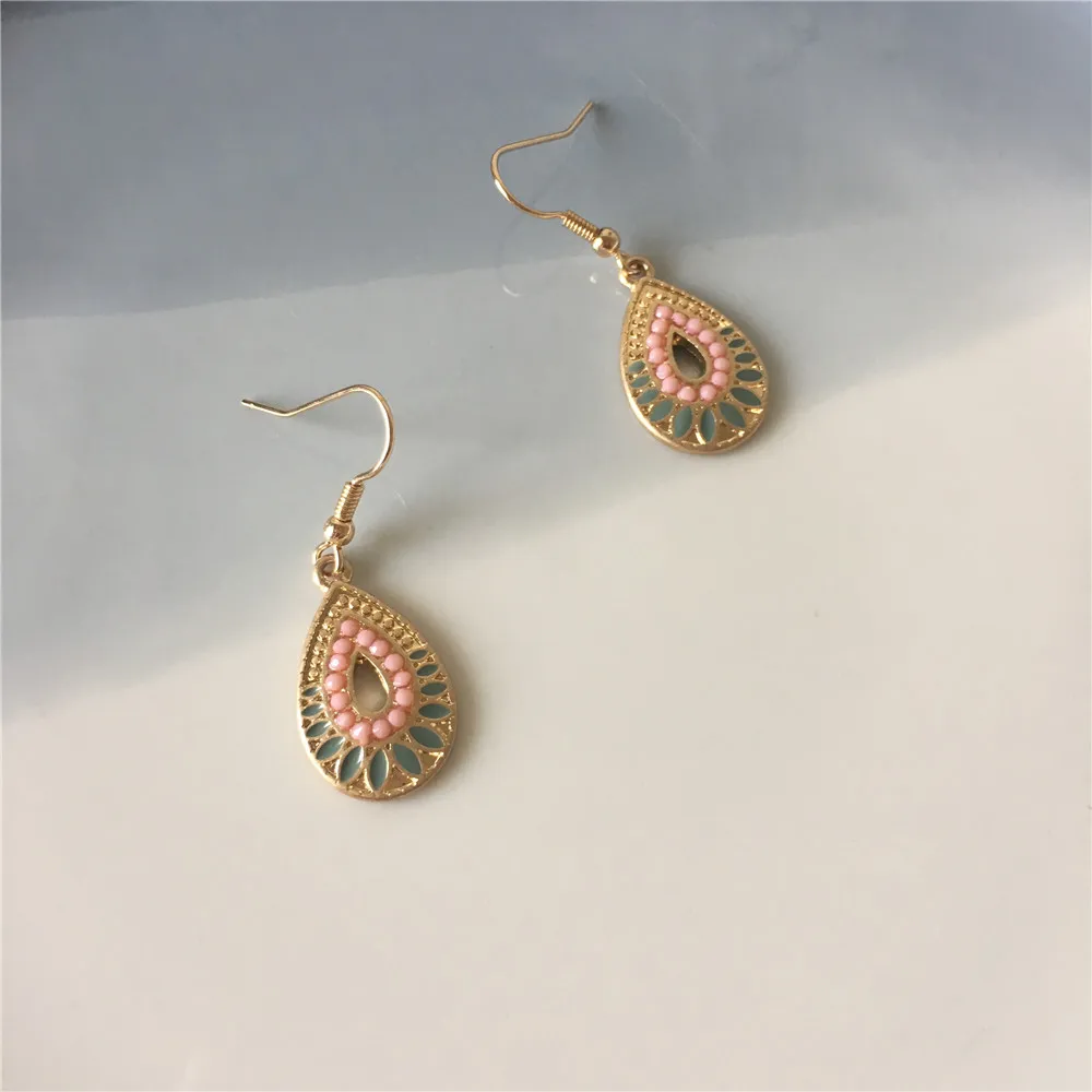 

Bohemia Gold or Rhodium Color Plating Small Green Point Tear Drop Earrings For Women Lady Daily Decoration Europe Spain Style