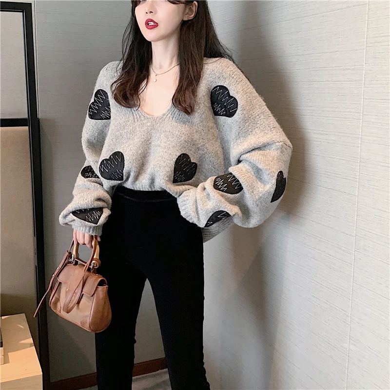 RUGOD Vitnage hearted printed women sweater Fashion V neck soft knitted sweaters female new Casual auturm winter loose coat