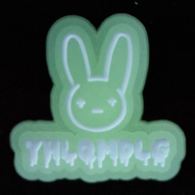 1pcs Glow in The Dark Croc Shoe Charms PVC Noctilucence Accessories Decoration Bad Bunny for Clogs JIBZ Button Charm Kids Gifts p2471