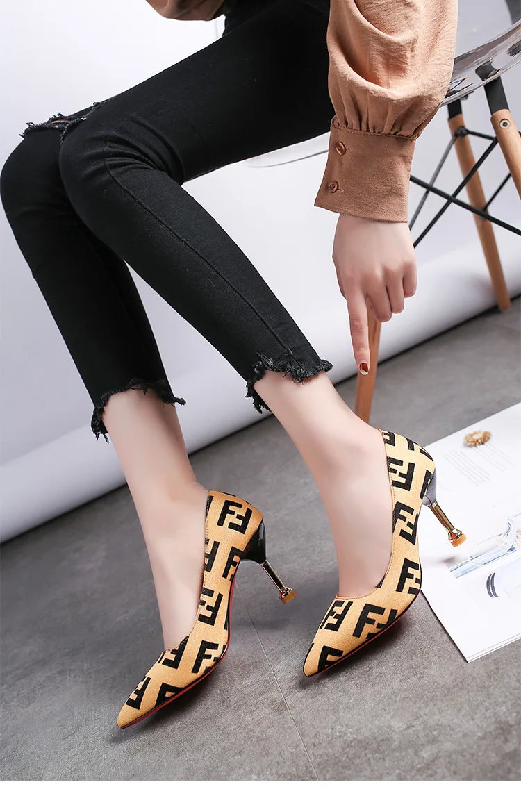 Г., новые дизайнерские трендовые модные корейские туфли с острым носком на высоком каблуке, дышащие женские рабочие туфли с белым воротником